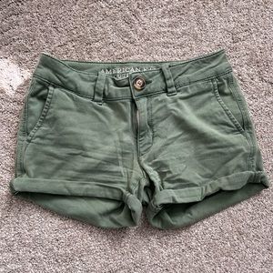 American Eagle MIDI green shorts